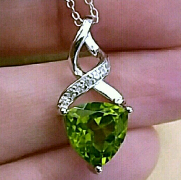 4 CARAT PERIDOT  NECKLACE - Picture 3 of 8